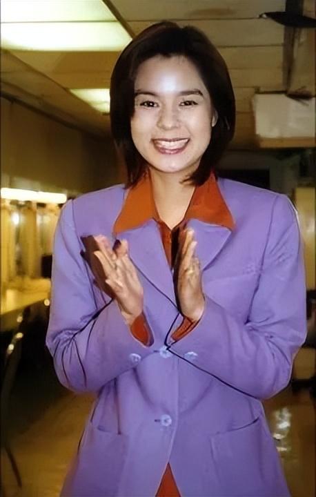 回顾亚视前艺员亚洲小姐出身43岁因情绪病离开丈夫次年病逝