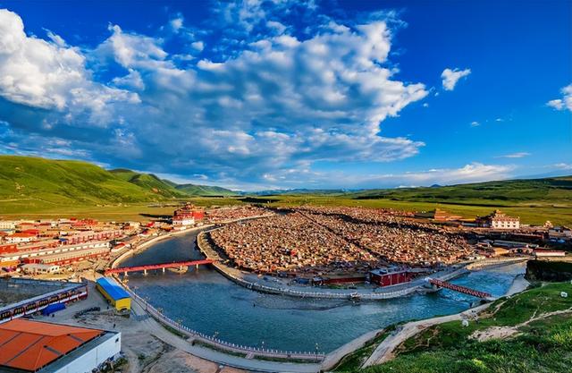 四川2万尼姑"觉姆岛"修行,与和尚庙隔河不交往