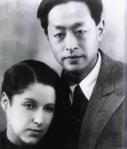 不负华夏,唯负甘露!萧三不顾警告将前妻带回国,甘露选择离婚