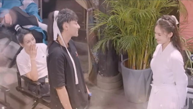 萌探探探案:超甜!黄子韬告白林允儿,那英全程姨母笑