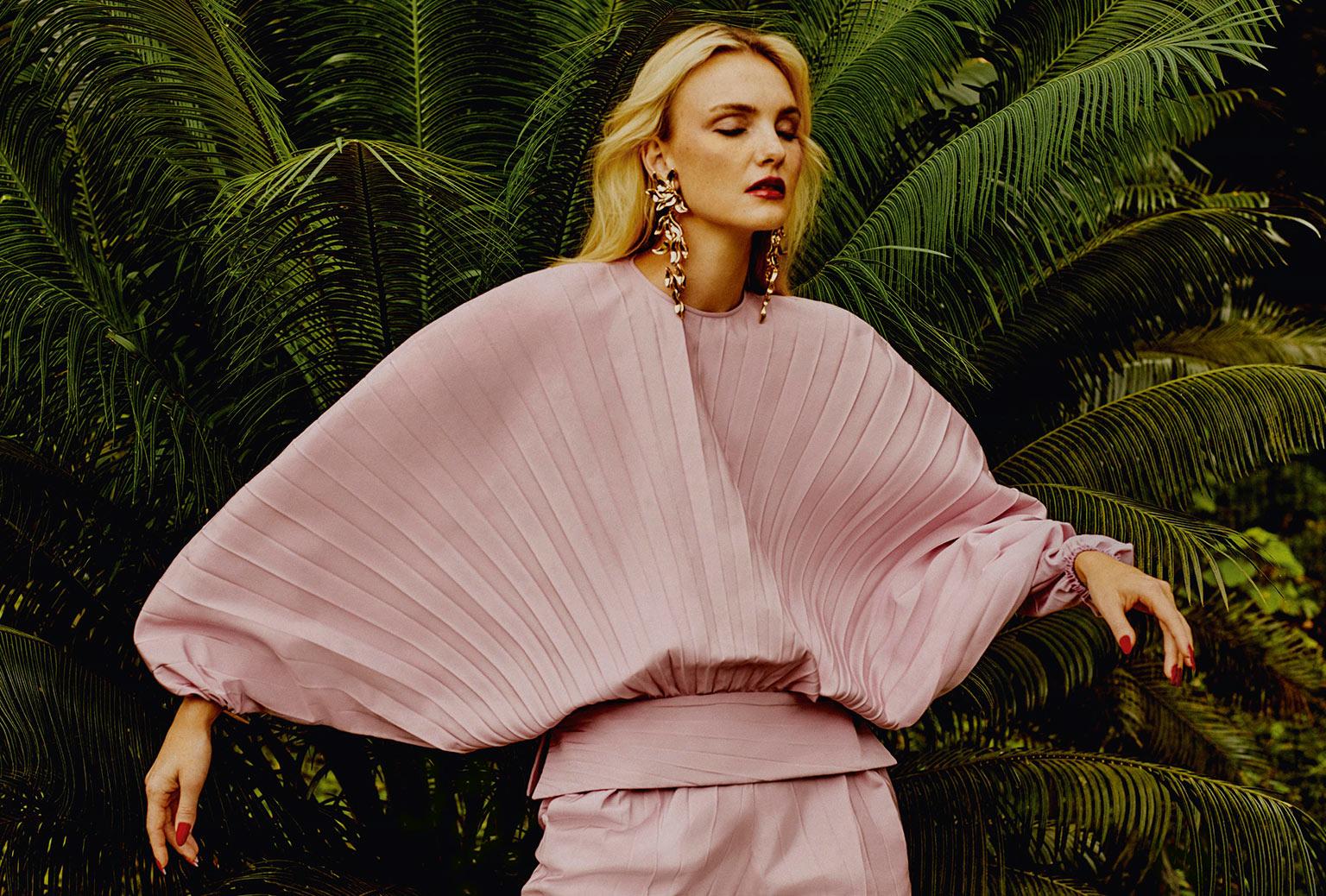 巴西超模卡罗琳特伦尼carolinetrentini拍摄的时尚大片