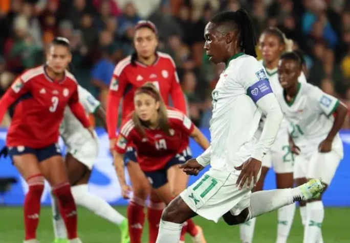 女足世界杯第1000球诞生 赞比亚队员班达收获世界杯首球