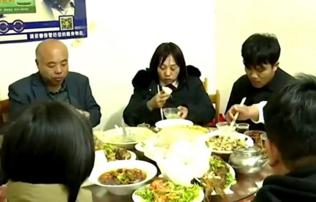 都没想到的是,解清帅这么多年一直在河北省,还是在离老家不远的邯郸市