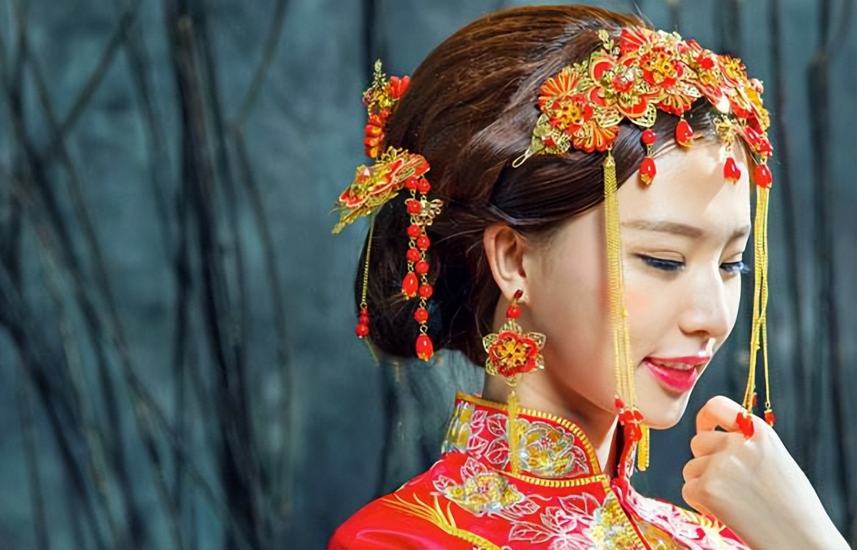 回顾 新中式妆容