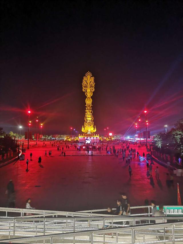 夜游唐山南湖公园:看凤凰涅槃,赏音乐喷泉