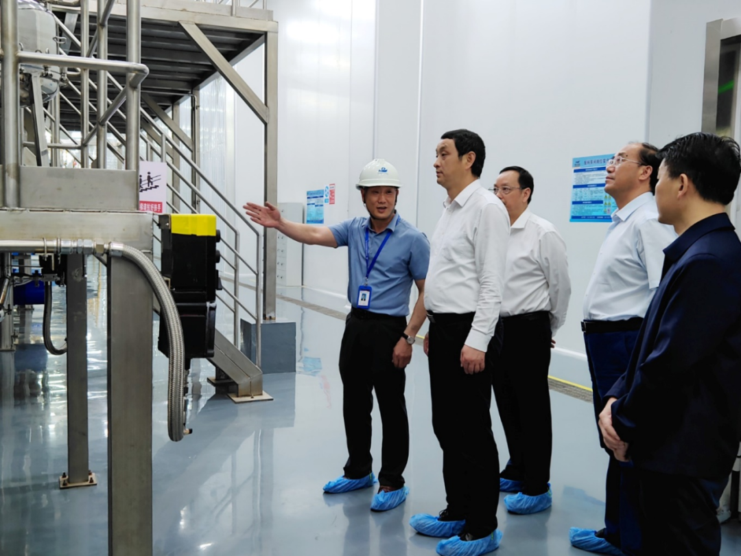 刘海军赴潜江调研并召开企业座谈会