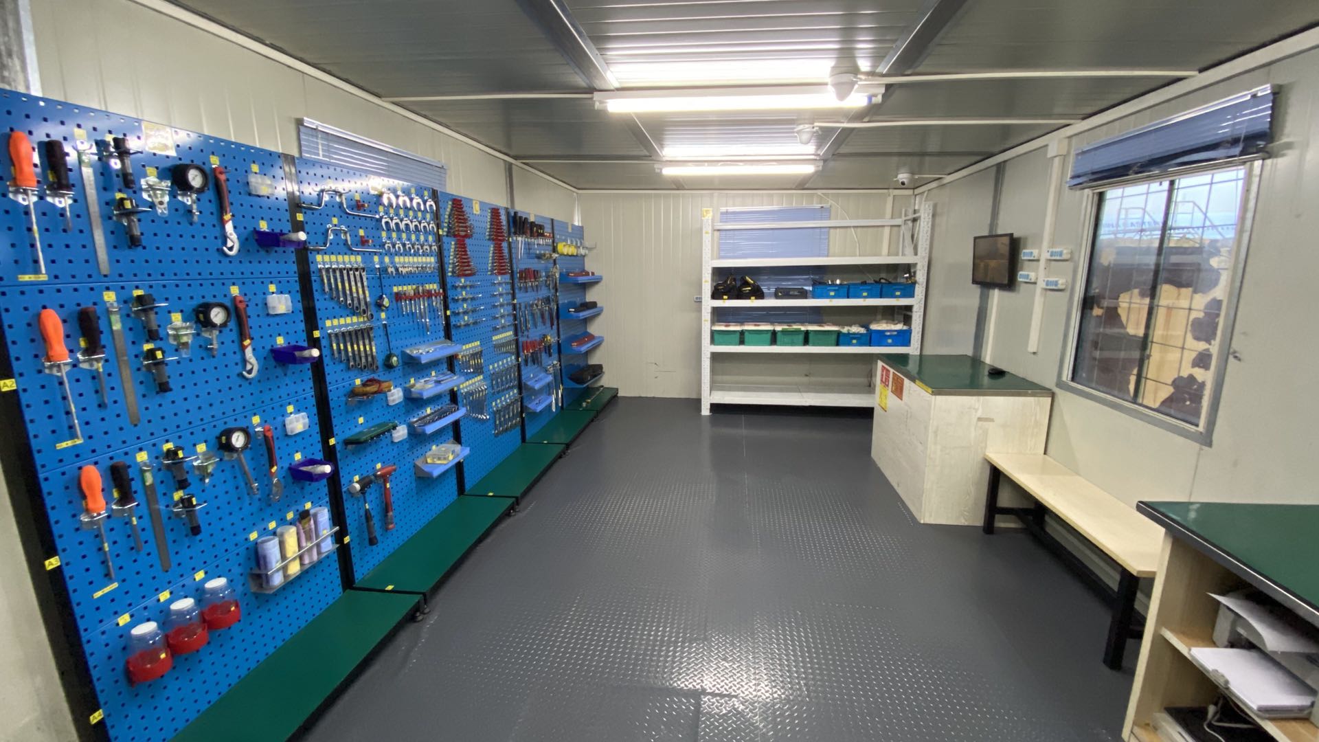 修飞机更方便了!"无人值守工具间"助力智能化维修