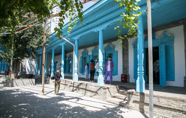 新疆旅行,别错过伊犁七星街,悠闲舒适风情无限,吃的玩的全囊括