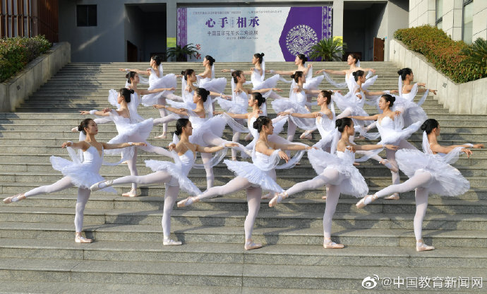 用舞蹈把青春定格在校园