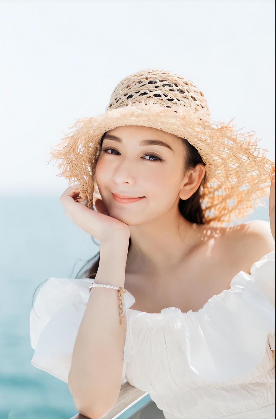 从18线模特到天王嫂,"听话"的方媛是怎么拿捏郭富城的?