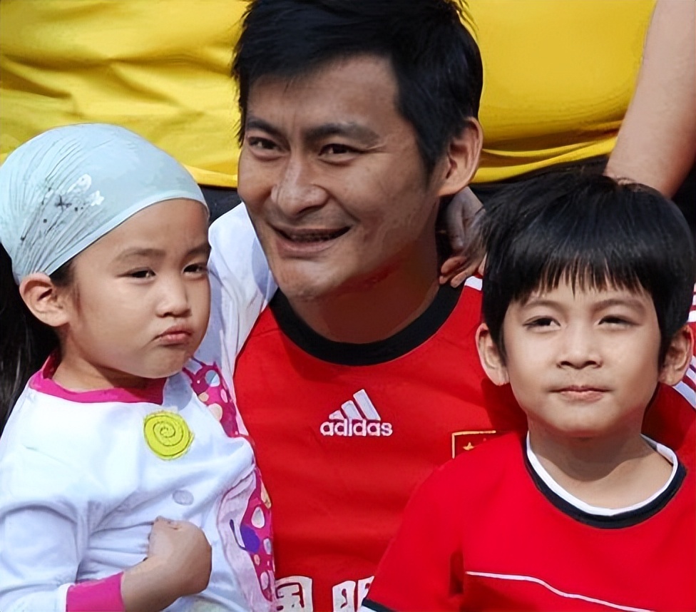 号称内地张国荣,因嗜酒如命付出代价,歌手井冈山彻底堕落