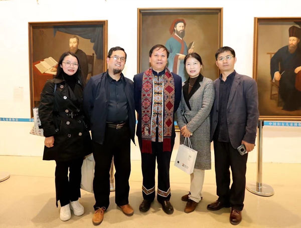 画家唐灼,万立10余幅文明互鉴系列作品参加多彩中国微型艺术展