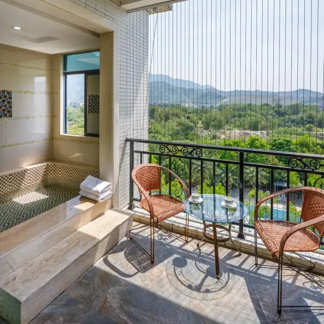 加100元升级豪华温泉房自带阳台/温泉泡池,舒适豪华▼