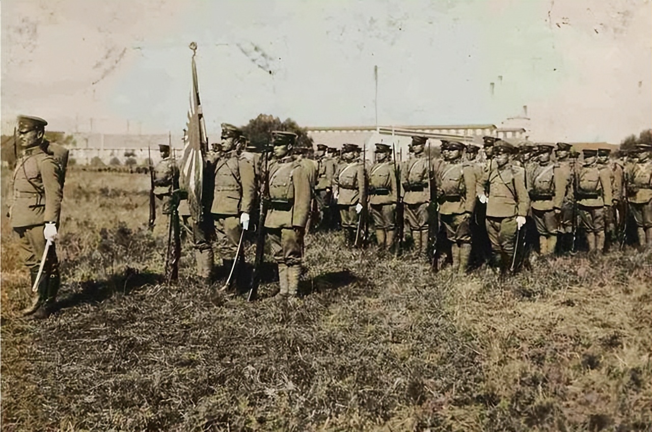他是红军早期名将,黄埔毕业一战击毙三十鬼子,却被警卫员给打死