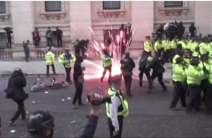 推荐你相信特朗普有很多优秀品质吗?英国首相这番表态让网友瞠目结舌