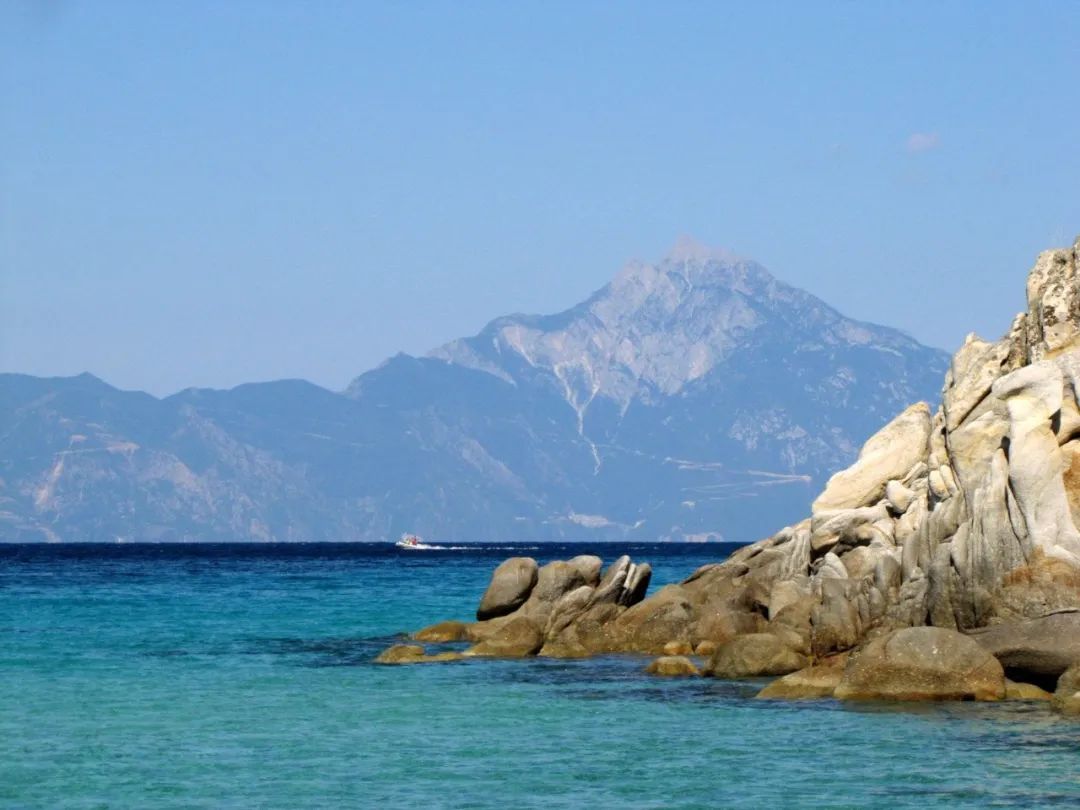 那片寧靜唯美的藍色海洋,愛琴海,是浪漫愛情的聖地.