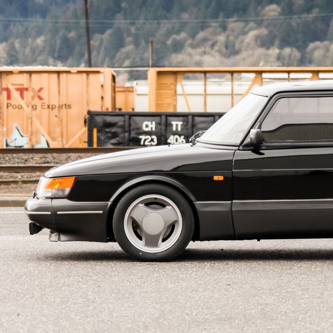 saab900spg一部被称为特殊性能组的萨博车