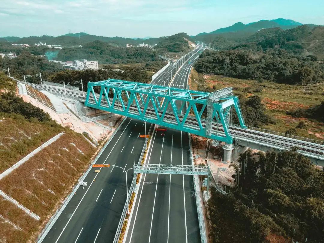 太美了!1061车友会带队,抢先体验花莞高速,机场第二高速!