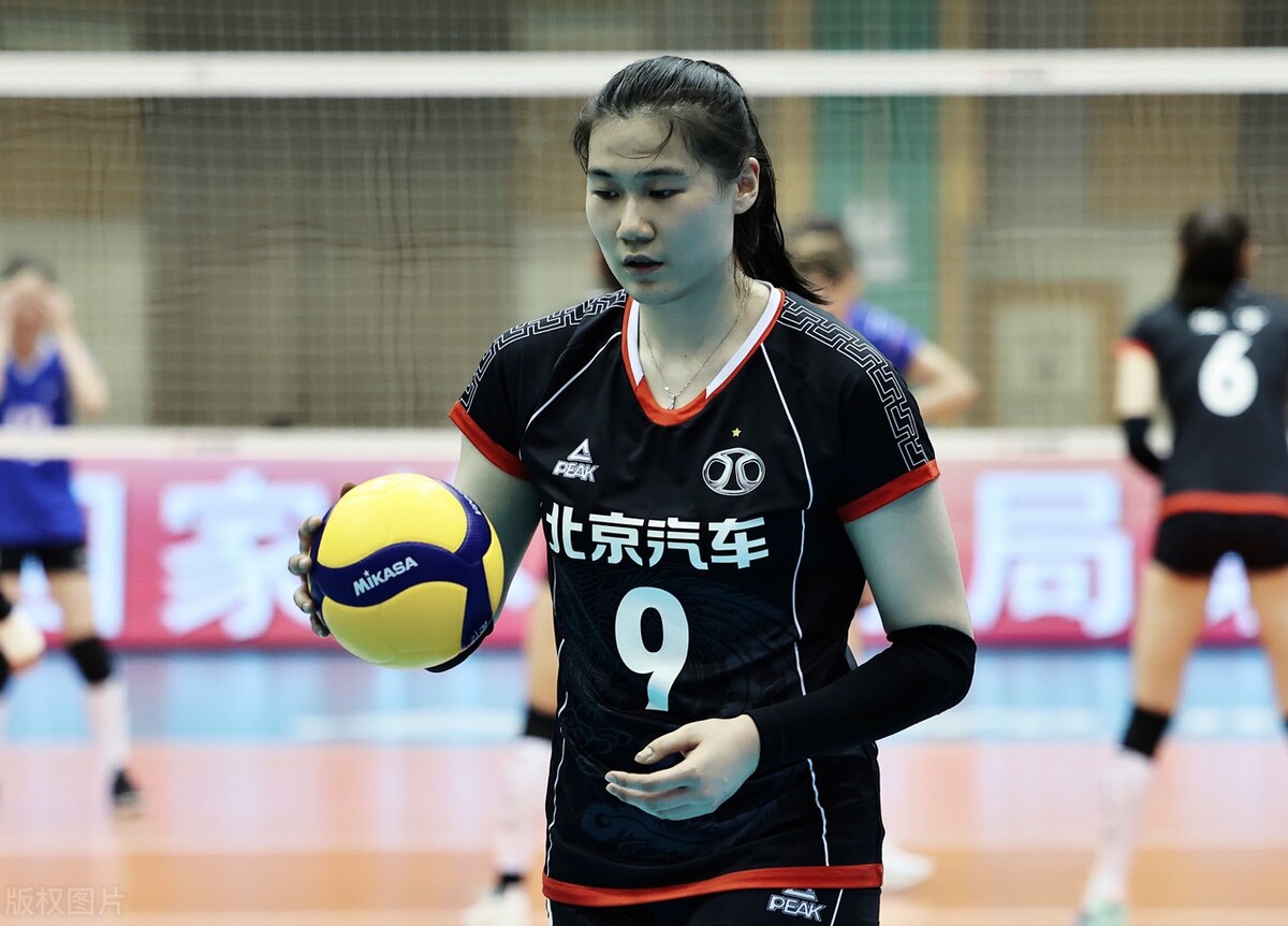 中国女排新秀吴梦洁挑战王云蕗,蔡斌教练的人员调整引发热议