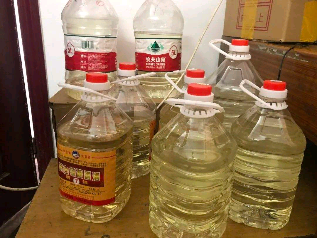 别轻视!农村卖的散装酒,3大"套路"得知道,其中猫腻很深