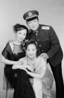 盲人歌手刘赛:倒贴2套房嫁河南农村,丈夫愿把自己的眼睛换给她