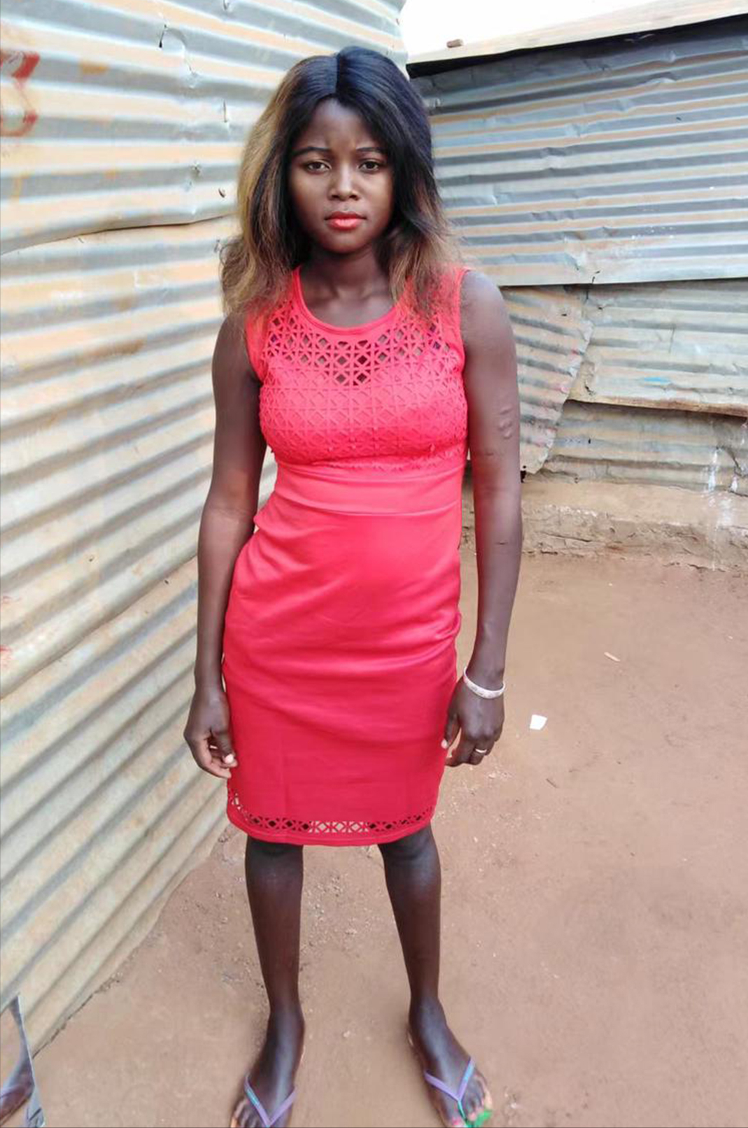 21岁非洲女孩远嫁河南大叔,丈夫比她大29岁,和儿子一起上幼儿园