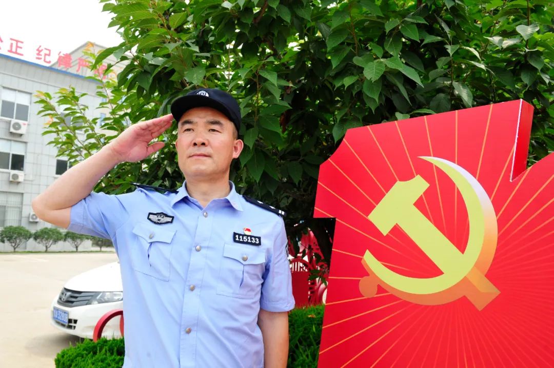 齐鲁最美警察候选人|曾爱军:暖警"大曾"