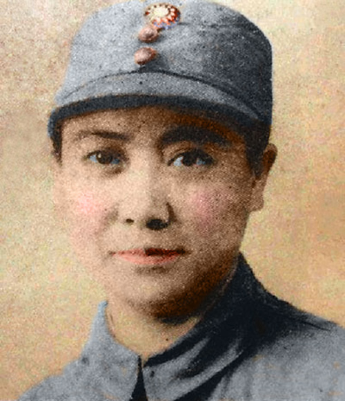 从封面女郎到中国第一代女将军:胡兰畦的传奇人生