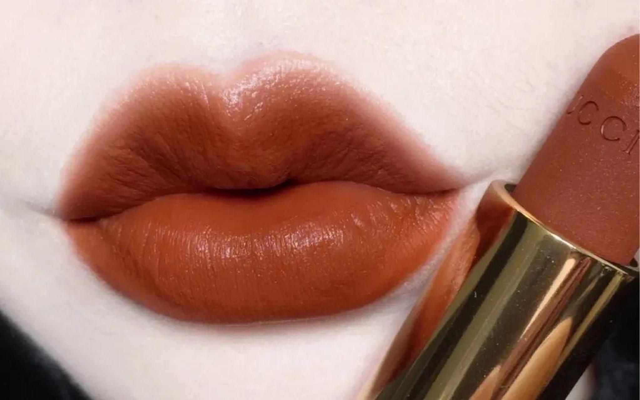 口红推荐:无论黄皮白皮都可以轻松hold住,既显温柔又显气质~  gucci