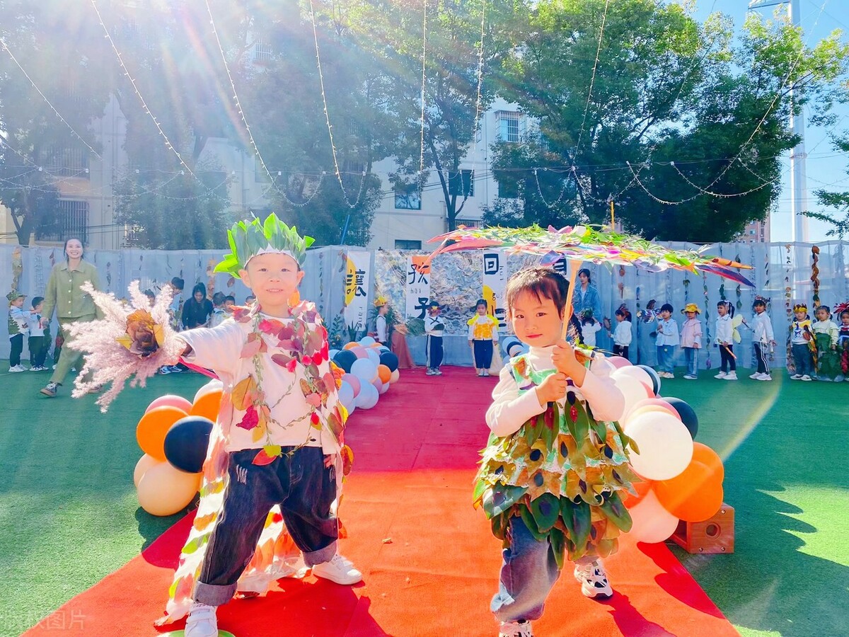 湖北宜昌:幼儿园举办秋叶时装秀