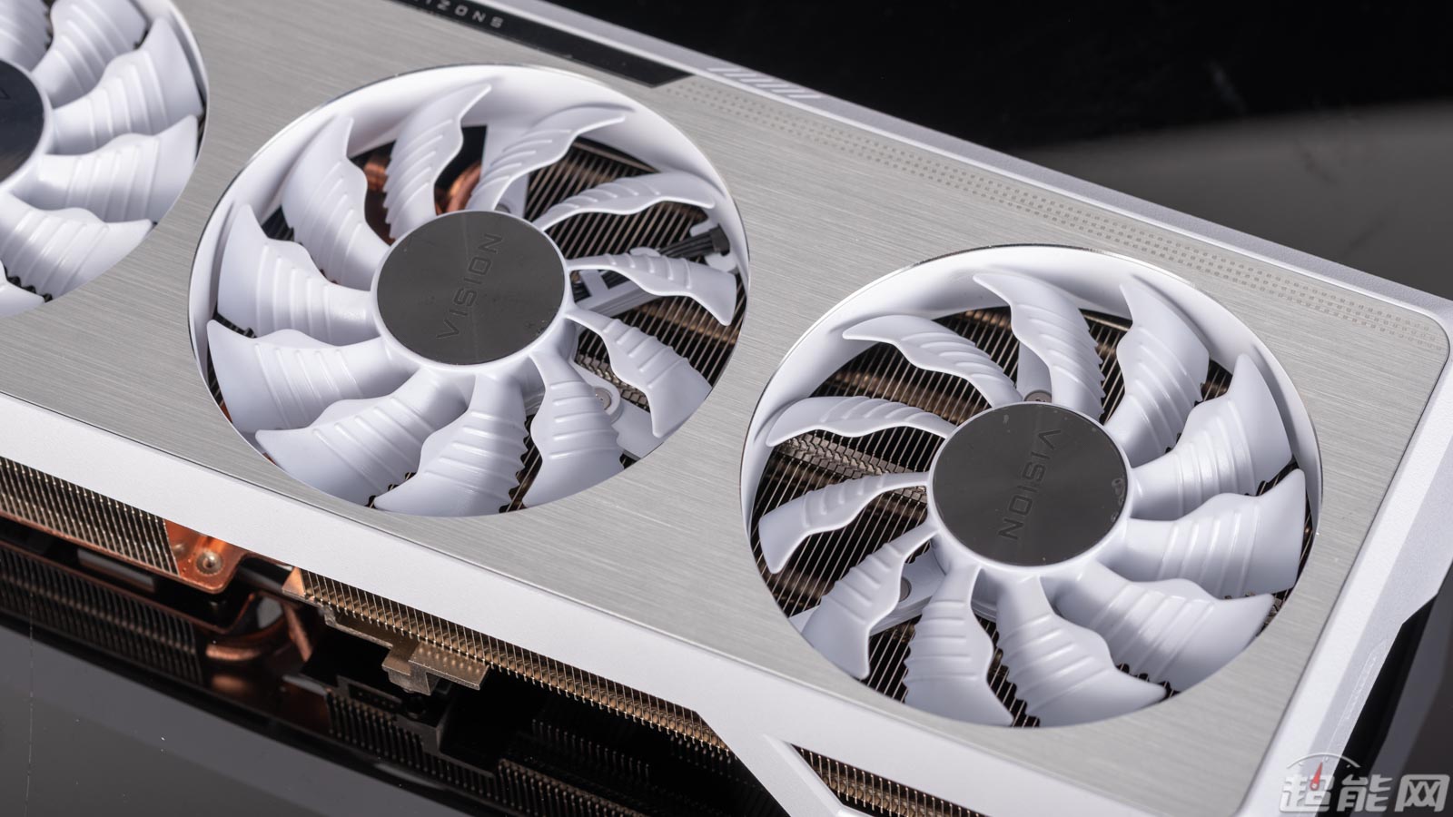 技嘉rtx 3080 vision oc雪鹰显卡评测:内容创作,3a游戏两不误