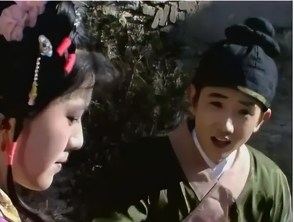 袭人和茗烟早有不正当关系!勾结薛家卖主人