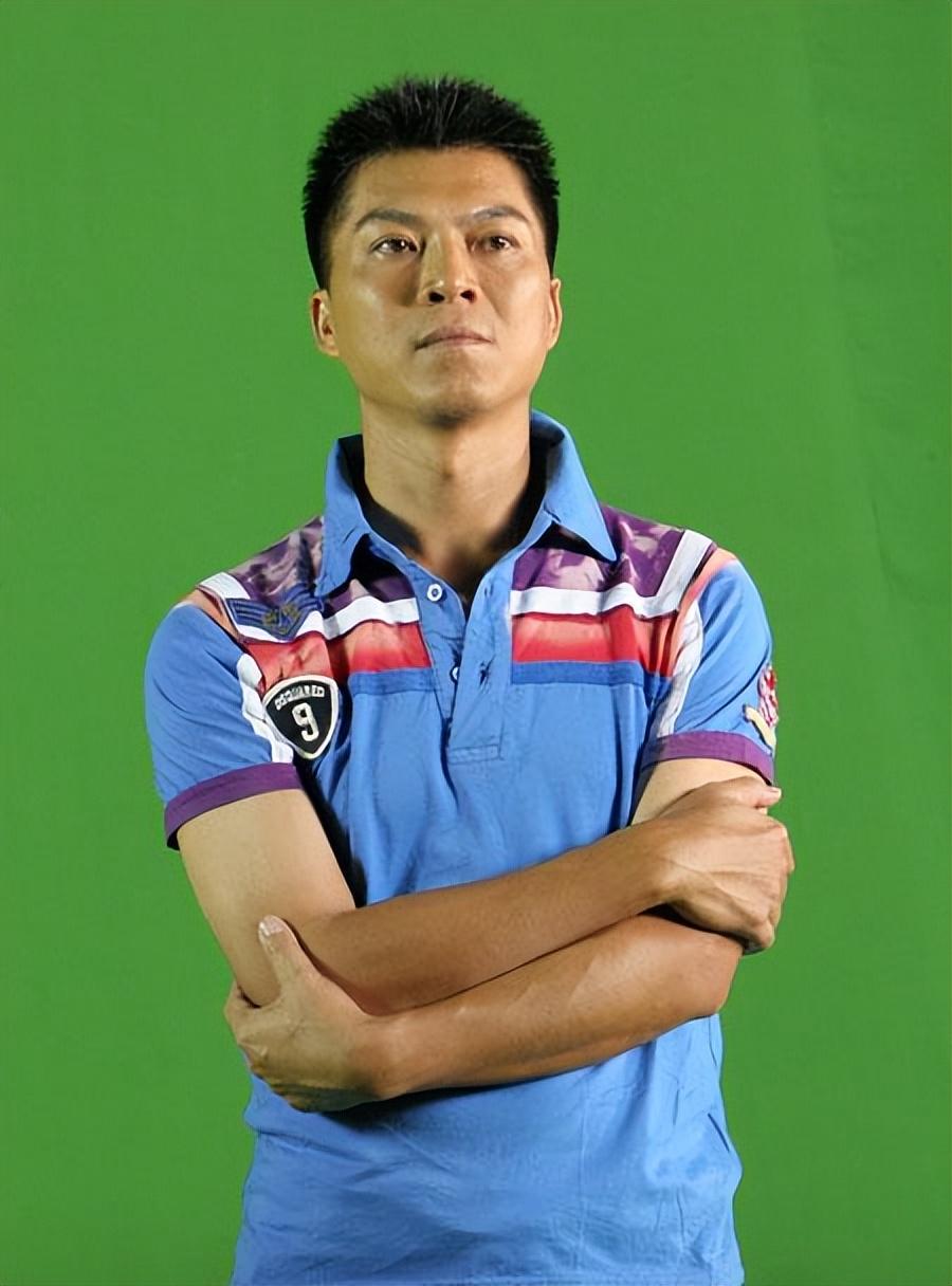 红极一时的江嘉良怎样追到百花影后他金牌被盗打官司