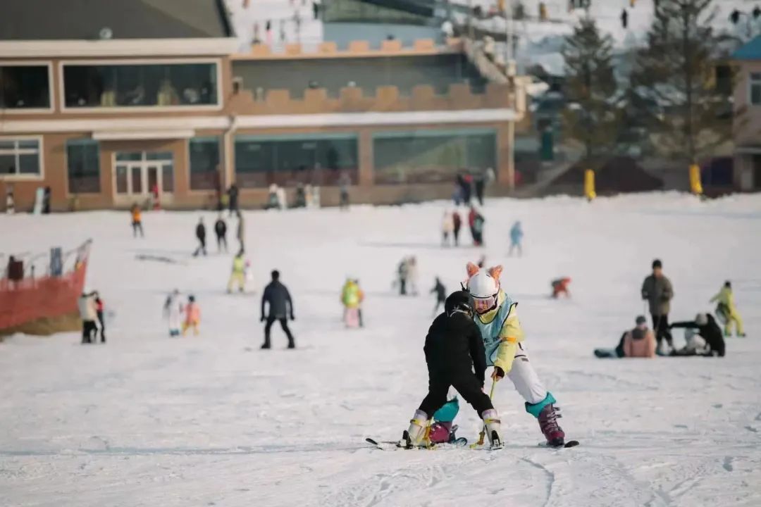 大连儿童滑雪场图片