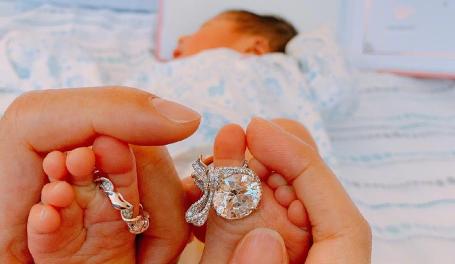 被大s夺爱,遭戚薇截胡,安以轩闪婚嫁富豪39岁生子获赠6亿