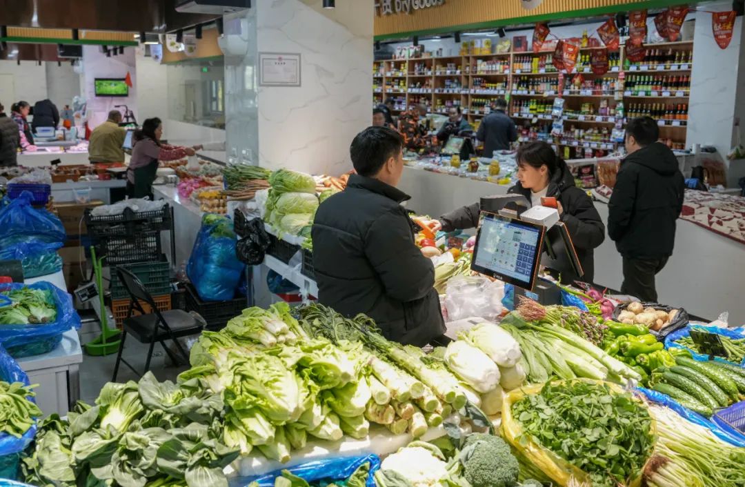 "一秤,一屏,一系统",上海百年菜场有了"智慧心"!