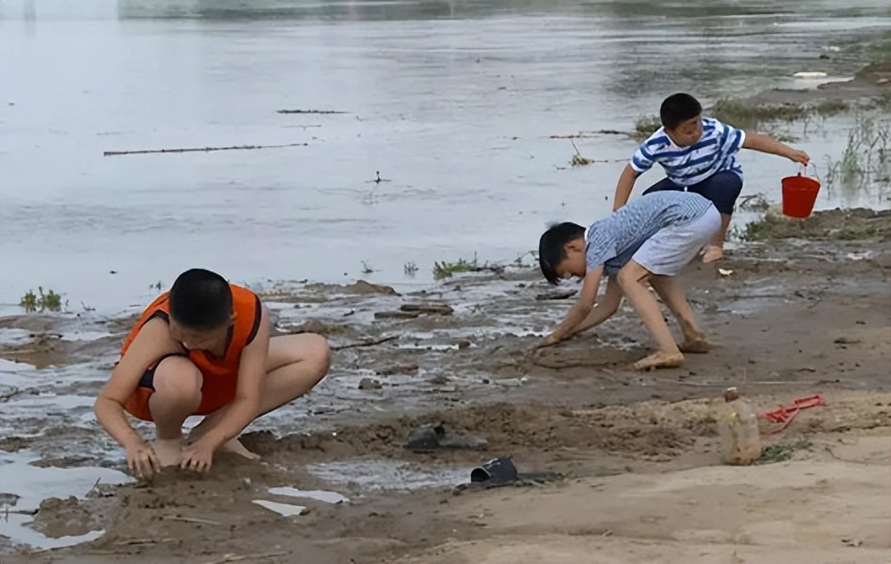 回顾14岁少年在石塘洗澡时溺亡,家属向村委会索赔50万,法院判了