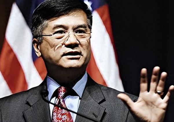 美国华裔部长骆家辉:在职时多次打压华为,离任后疯狂赚钱