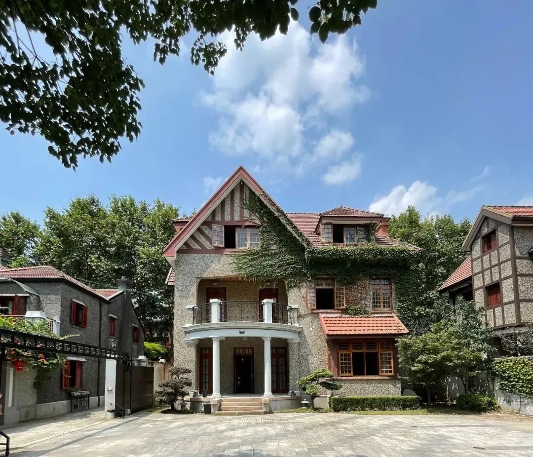 武康大楼一间房3050万,到底谁在买上海老洋房?