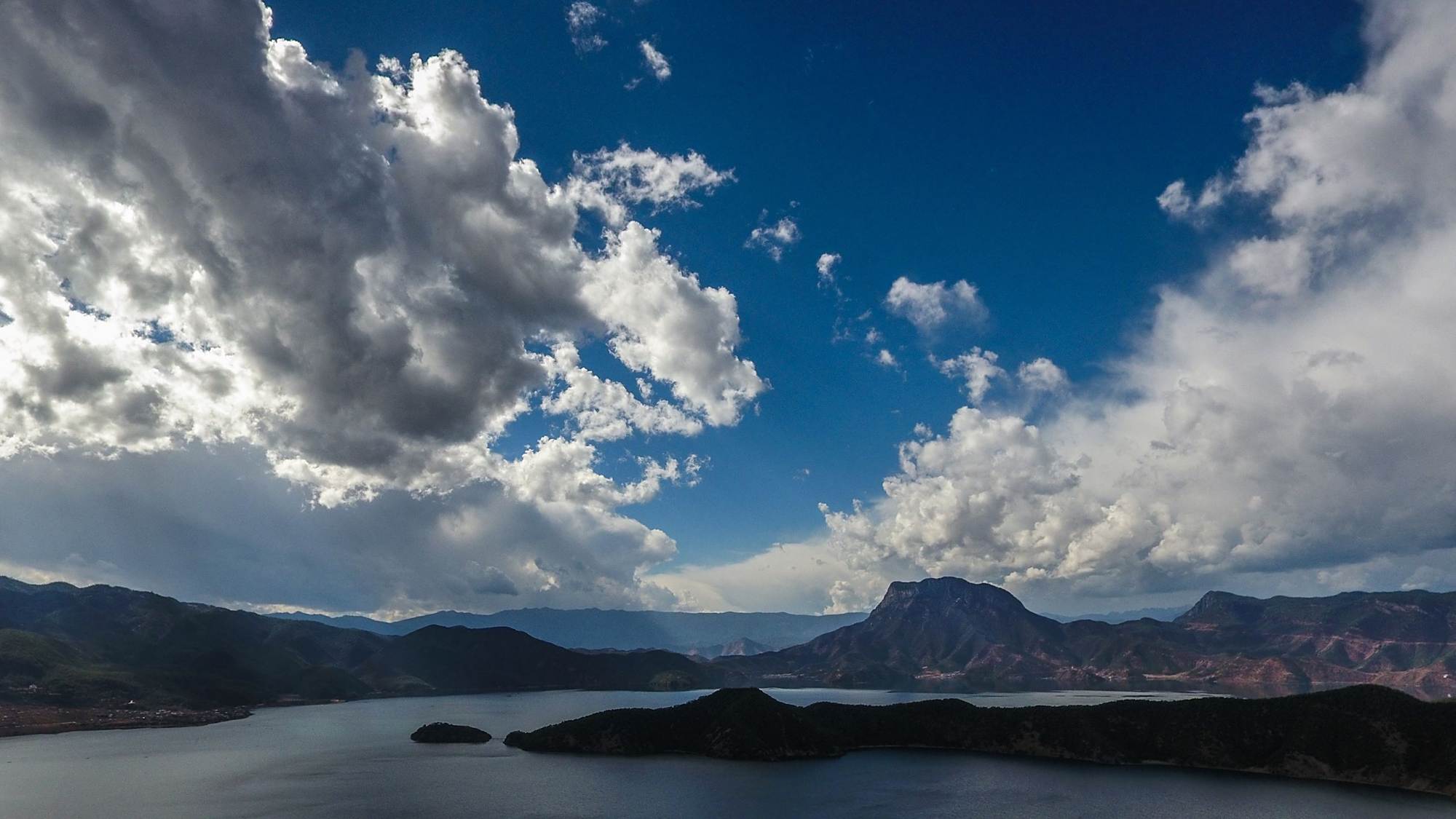 《精卫词》,一首充满悲悯情怀的诗