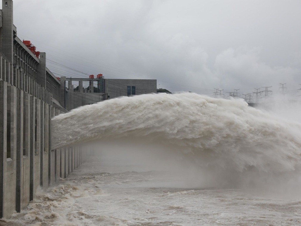 三峡大坝的寿命究竟有多久?建成15年了,2500亿投资收回来了吗?