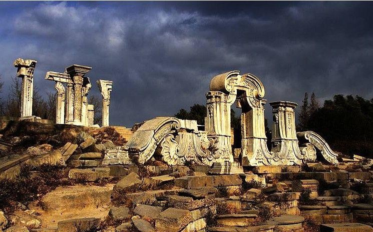 曾被英国公布的圆明园烧毁前照片,美如仙境,为何说被烧并不可惜