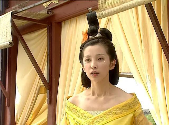 回顾:女星大火前的经历,林心如演丫鬟,杨怡6年龙套,各有各的辛酸