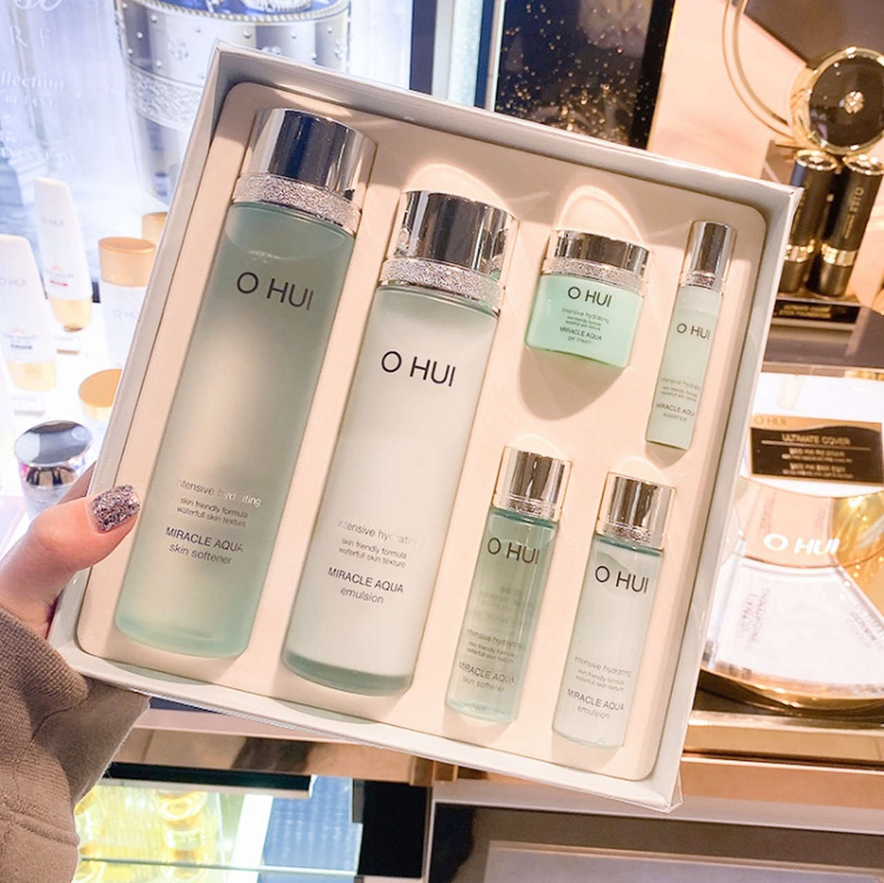 瞬间开启肌肤水坝 tight junction功能, 为肌肤注入充沛水分,清爽滋润