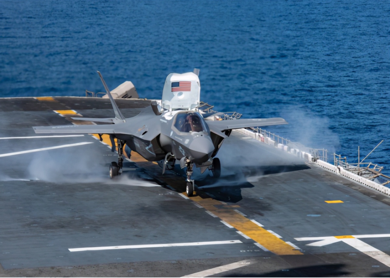 针对中国,美军出新招!f-35b战机现身出云航母,日本"摊牌"了
