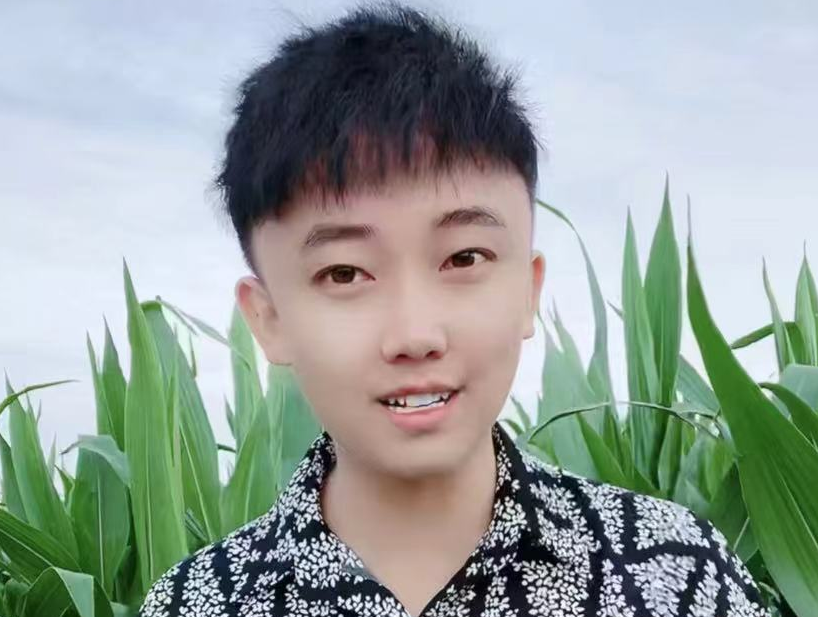 辛巴隔空警告四川可乐,约其签合同"打pk",放话:输了退网一年