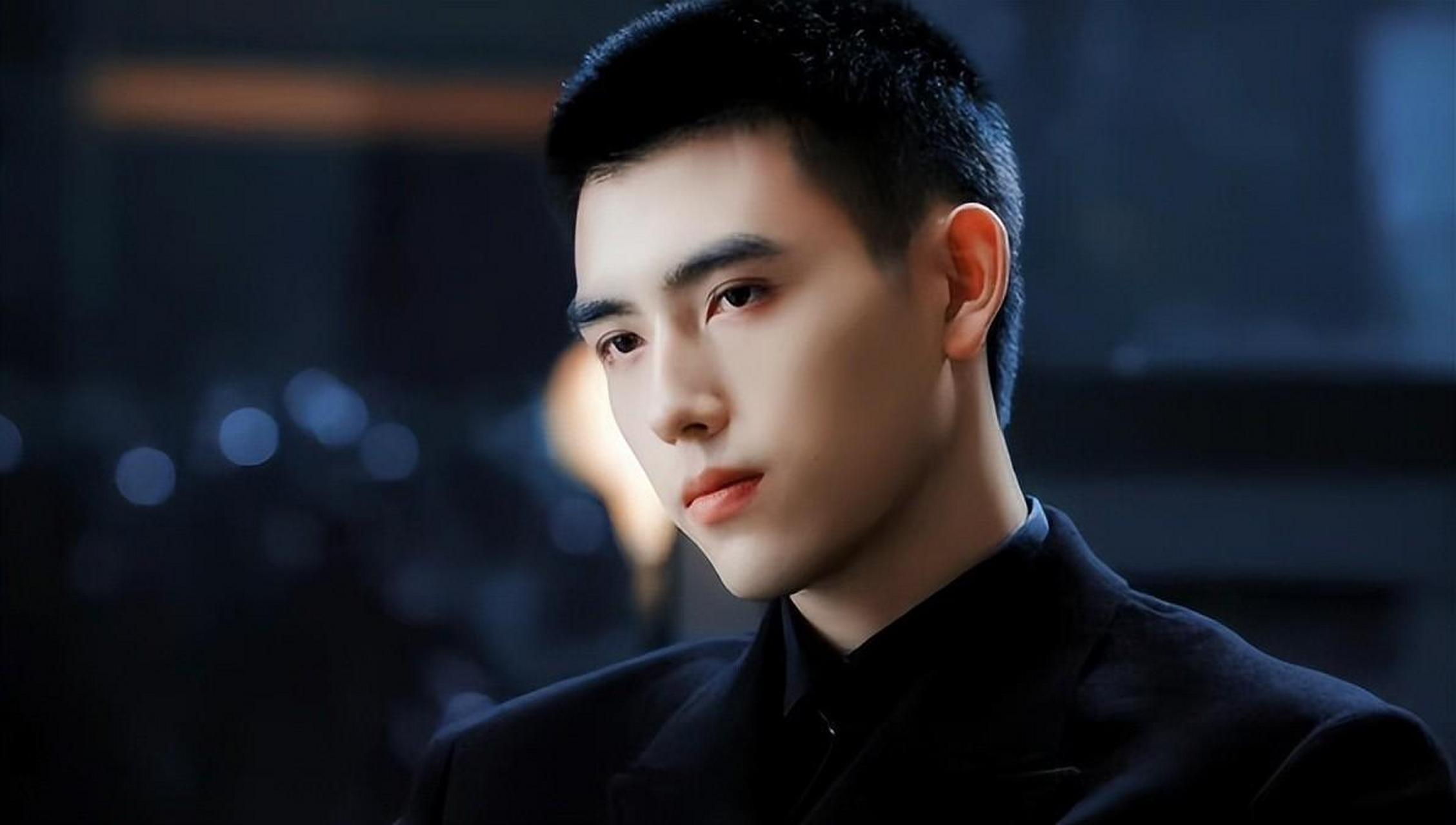 陈飞宇 陈雨昂 印象中,陈凯歌只有陈飞宇这一个儿子.  其实不然.