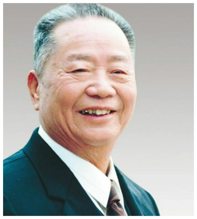 张廷发:原空军司令员,15岁参加红军,38岁授空军少将,享年92岁