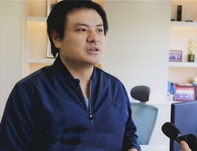 回顾中国天才刘若鹏,研制出隐身衣引起美国关注,回国时百般受阻