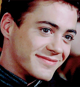 小罗伯特·唐尼的太阳镜:集齐赤橙黄绿青蓝紫